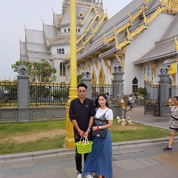 บอล เชิญยิ้ม ยูริ