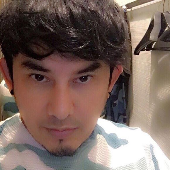 พชร์ อานนท์