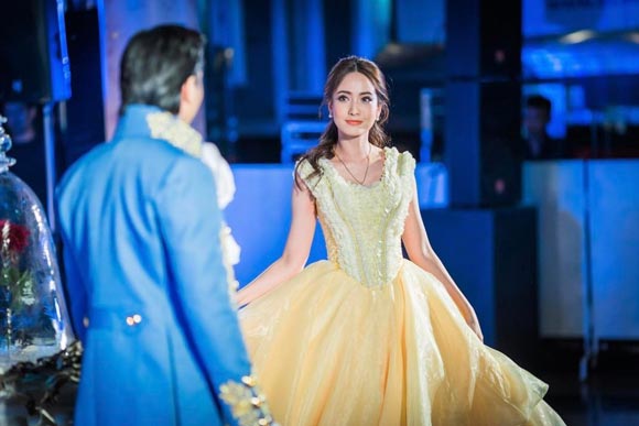 แต้ว ณฐพร แปลงโฉมเป็น เจ้าหญิงเบลล์ Beauty and the Beast