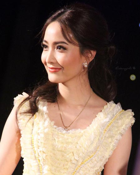 แต้ว ณฐพร แปลงโฉมเป็น เจ้าหญิงเบลล์ Beauty and the Beast