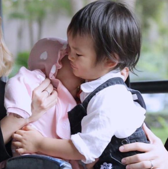 น้องปีใหม่ ส่งข้อความถึง น้องเป่าเปา