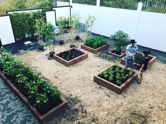 บ้านเจ เจตริน