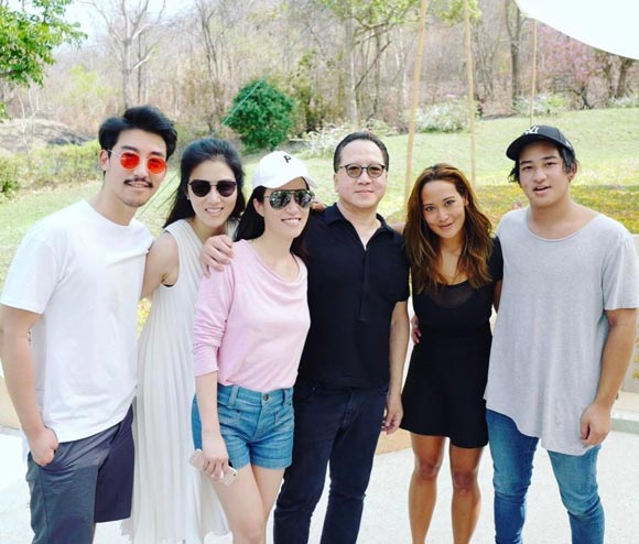 ครอบครัว เจ้าสัวบุญชัย