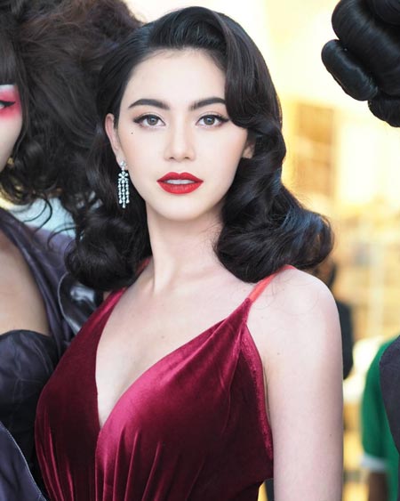 ใหม่ ดาวิกา เมืองคานส์