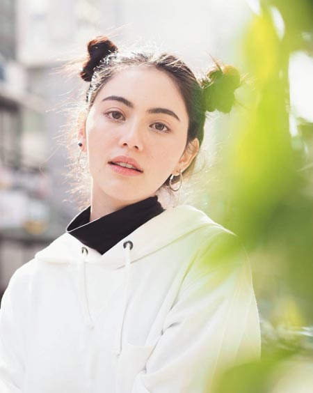 ใหม่ ดาวิกา เมืองคานส์