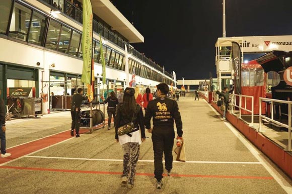 นุ่น ต๊อด