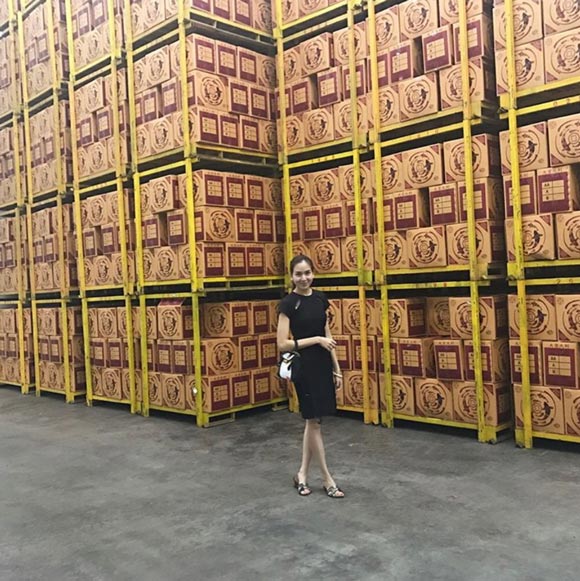 พลอย ชิดจันทร์