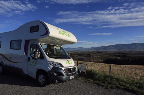 ภูริ แอน น้องริชา