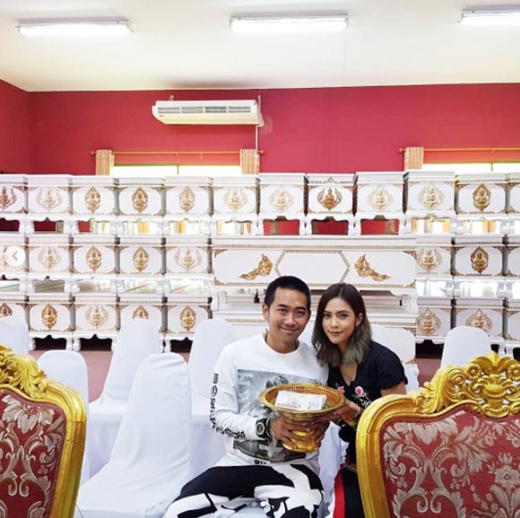 อุ้ม ลักขณา บอล กฤษณะ