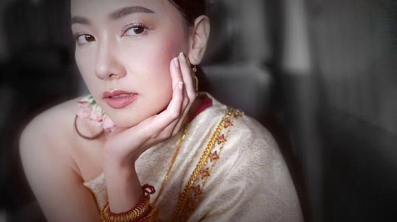 นุ่น วรนุช ชุดไทย