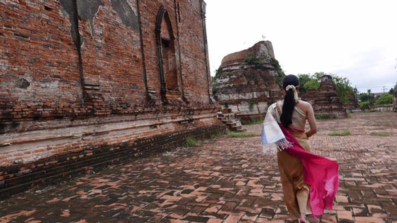 นุ่น วรนุช ชุดไทย