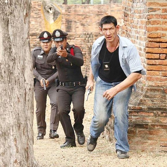 โยกเยก เชิญยิ้ม