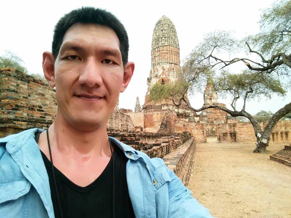 โยกเยก เชิญยิ้ม