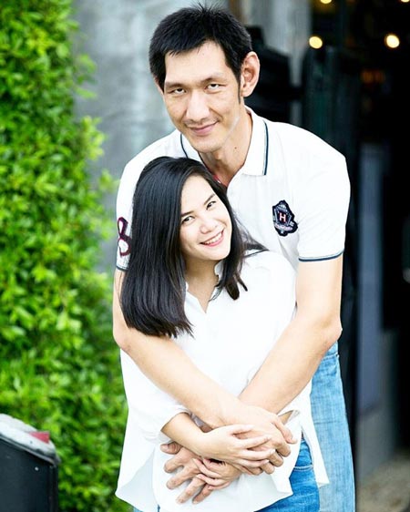 โยกเยก เชิญยิ้ม