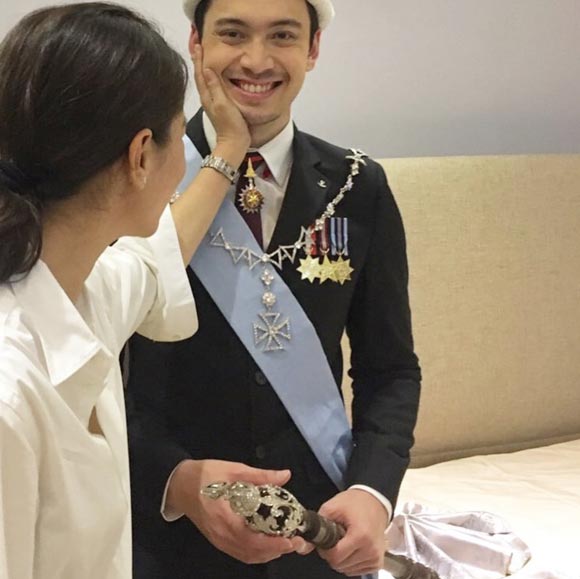 แอน ทองประสม