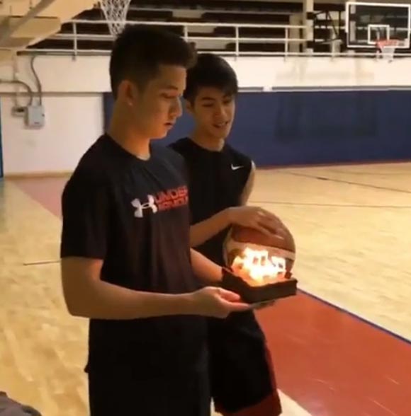 น้องปุณณ์ ยกเค้กเซอร์ไพรส์ น้องเจ้านาย