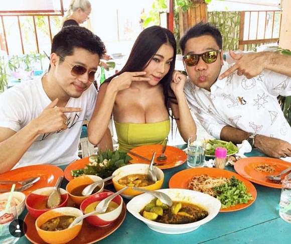 เอมมี่ อมลวรรณ