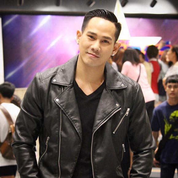 อาร์ จียอน