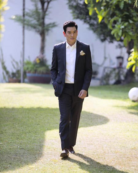 ชาคริต ตาล ลีโอเกิร์ล