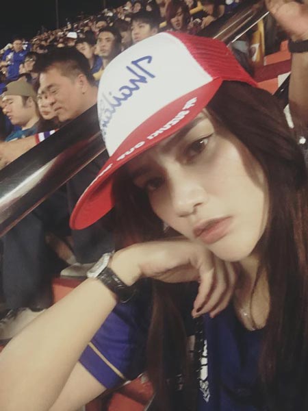 ชาคริต ตาล ลีโอเกิร์ล