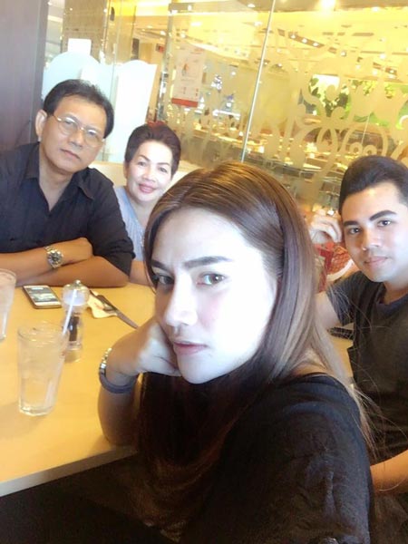 ชาคริต ตาล ลีโอเกิร์ล