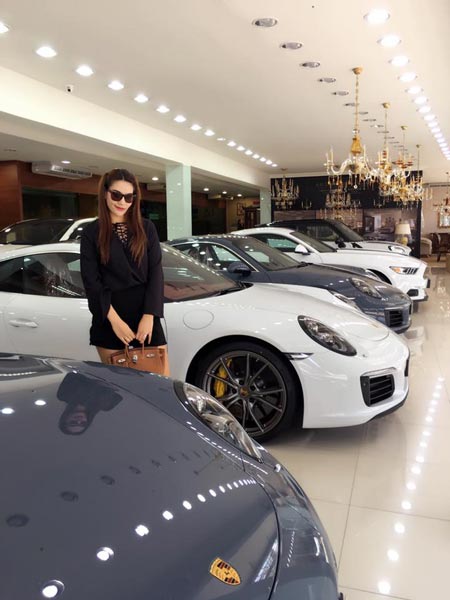 ชาคริต ตาล ลีโอเกิร์ล