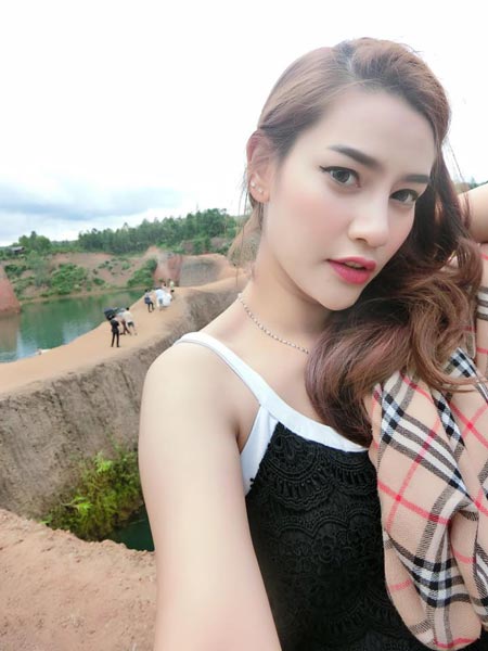 ชาคริต ตาล ลีโอเกิร์ล