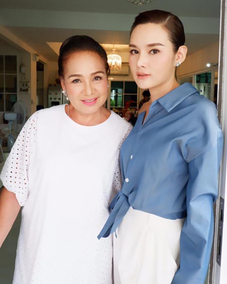 หญิง รฐา ตุลย์ ตุลยเทพ