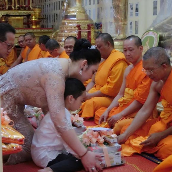 ตั๊ก บงกช