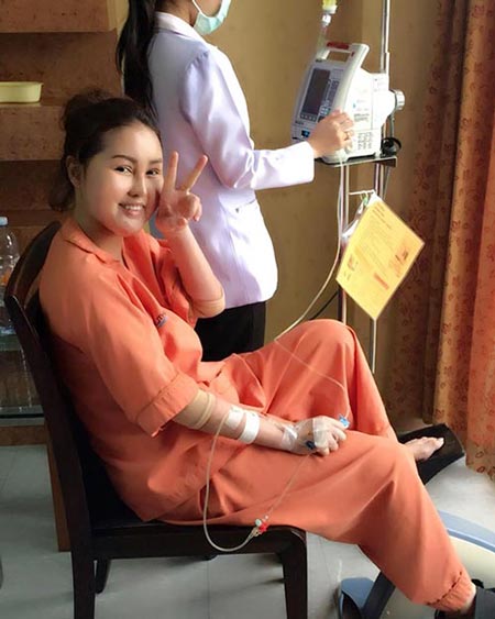 หญิงลี ศรีจุมพล