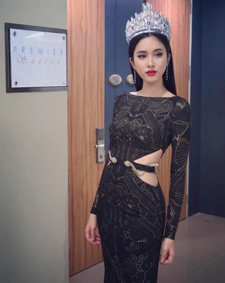 ปอย ตรีชฎา กับ บี ศุภนิดา น้องสาว