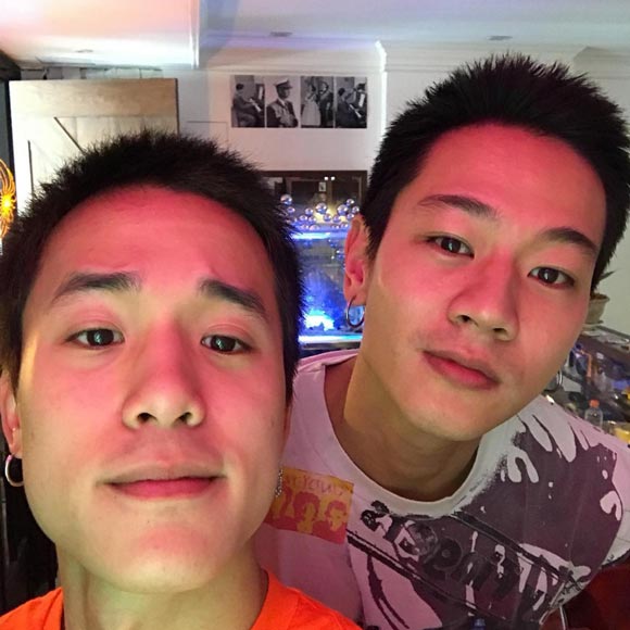 โทนี่ รากแก่น