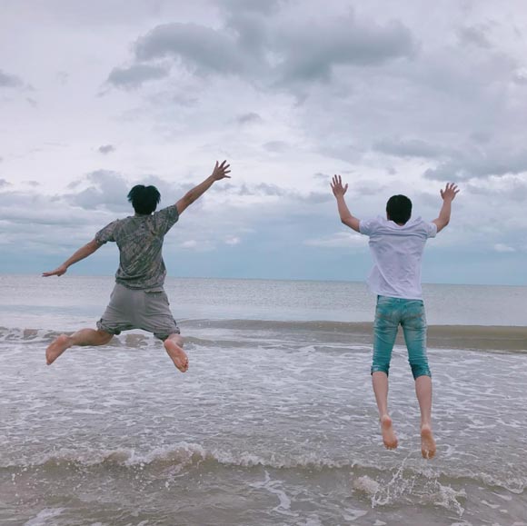 โทนี่ รากแก่น