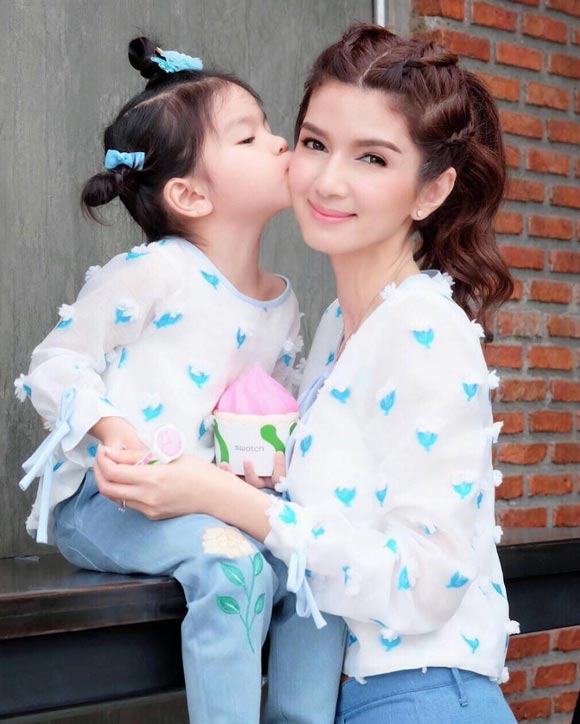 โบว์ แวนด้า น้องออโต้ วันแม่แห่งชาติ