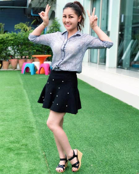 หญิงลี ศรีจุมพล