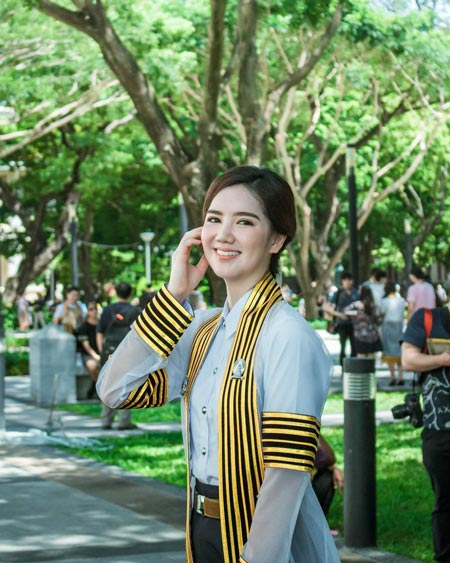 ดารา คนดัง รับปริญญาจุฬาฯ 2560