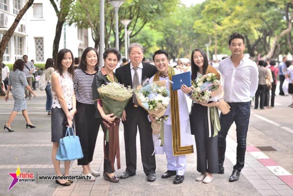 ดารา คนดัง รับปริญญาจุฬาฯ 2560