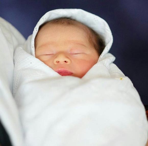 ชมพู่ อารยา น้องสายฟ้า น้องพายุ