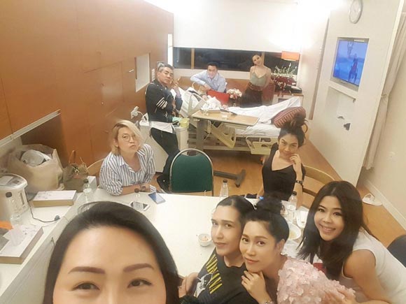 ชมพู่ อารยา