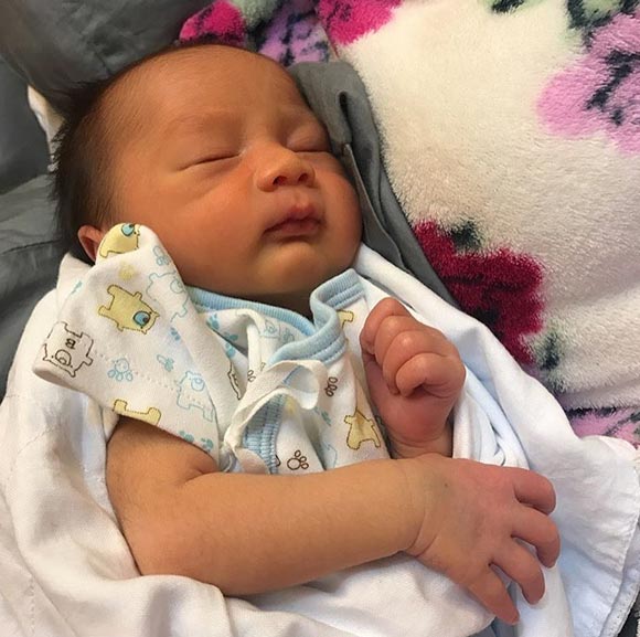 ชมพู่ อารยา น้องสายฟ้า น้องพายุ