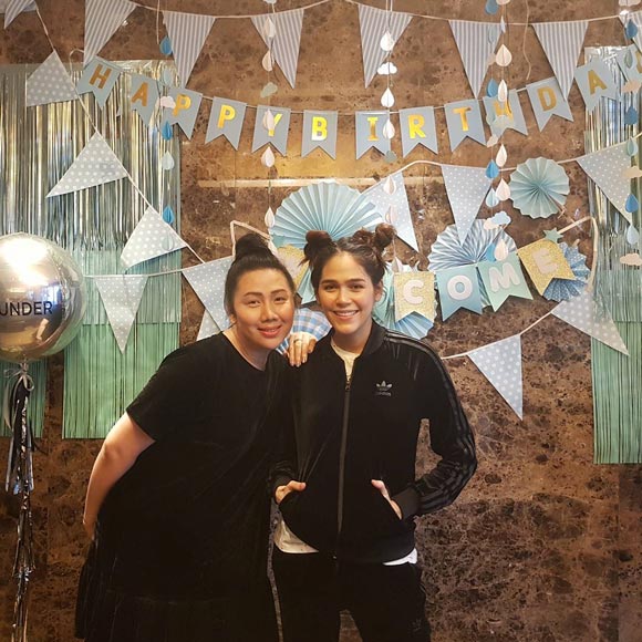 ชมพู่ อารย