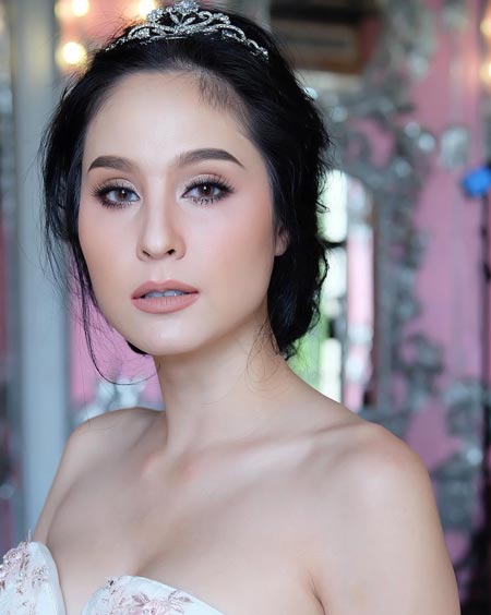 ขวัญ อุษามณี ถ่ายแบบชุดแต่งงาน