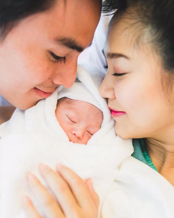 นาวิน ต้าร์ ไฮโซน้ำหวาน แถลงข่าวคลอด น้องลูก้า