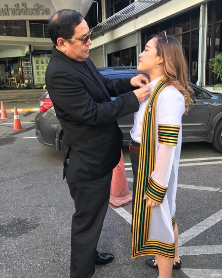 หมอพลอย ลูกสาว ดี้ ปัทมา