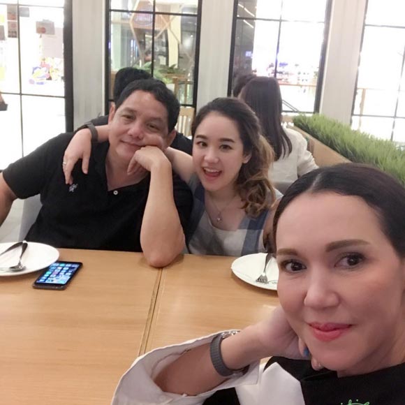 หมอพลอย ลูกสาว ดี้ ปัทมา