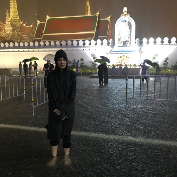 อุ๋ม อาภาศิริ