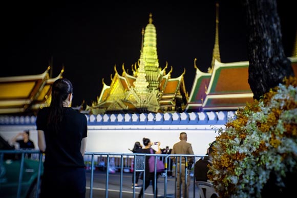 อุ๋ม อาภาศิริ