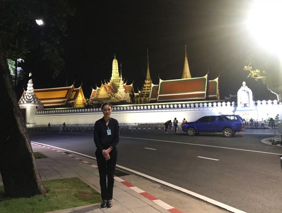 อุ๋ม อาภาศิริ