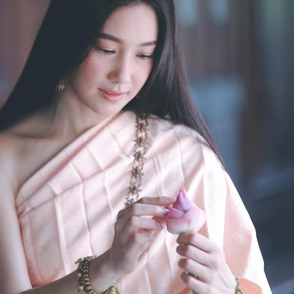 นุ่น วรนุช