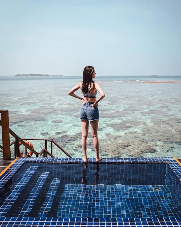 แก้ว จริญญา บิกินี่